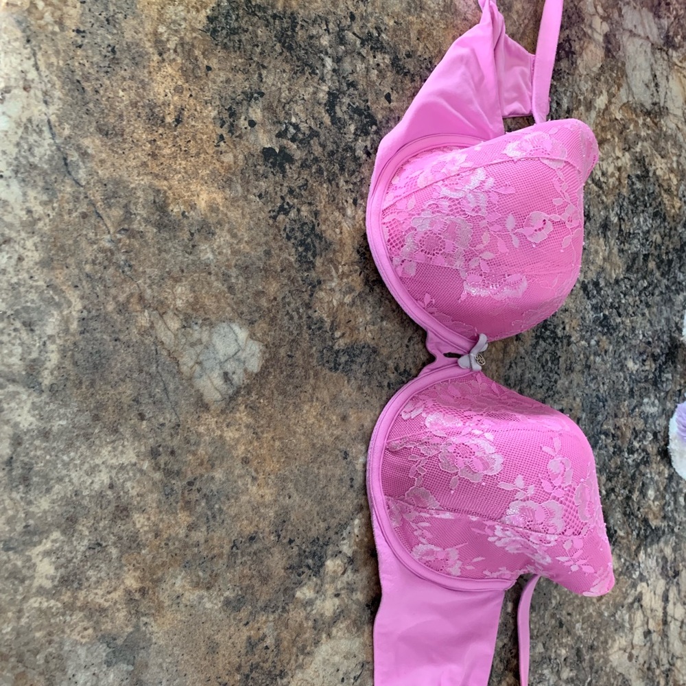34DDD Victoria secret lines perfect coverage